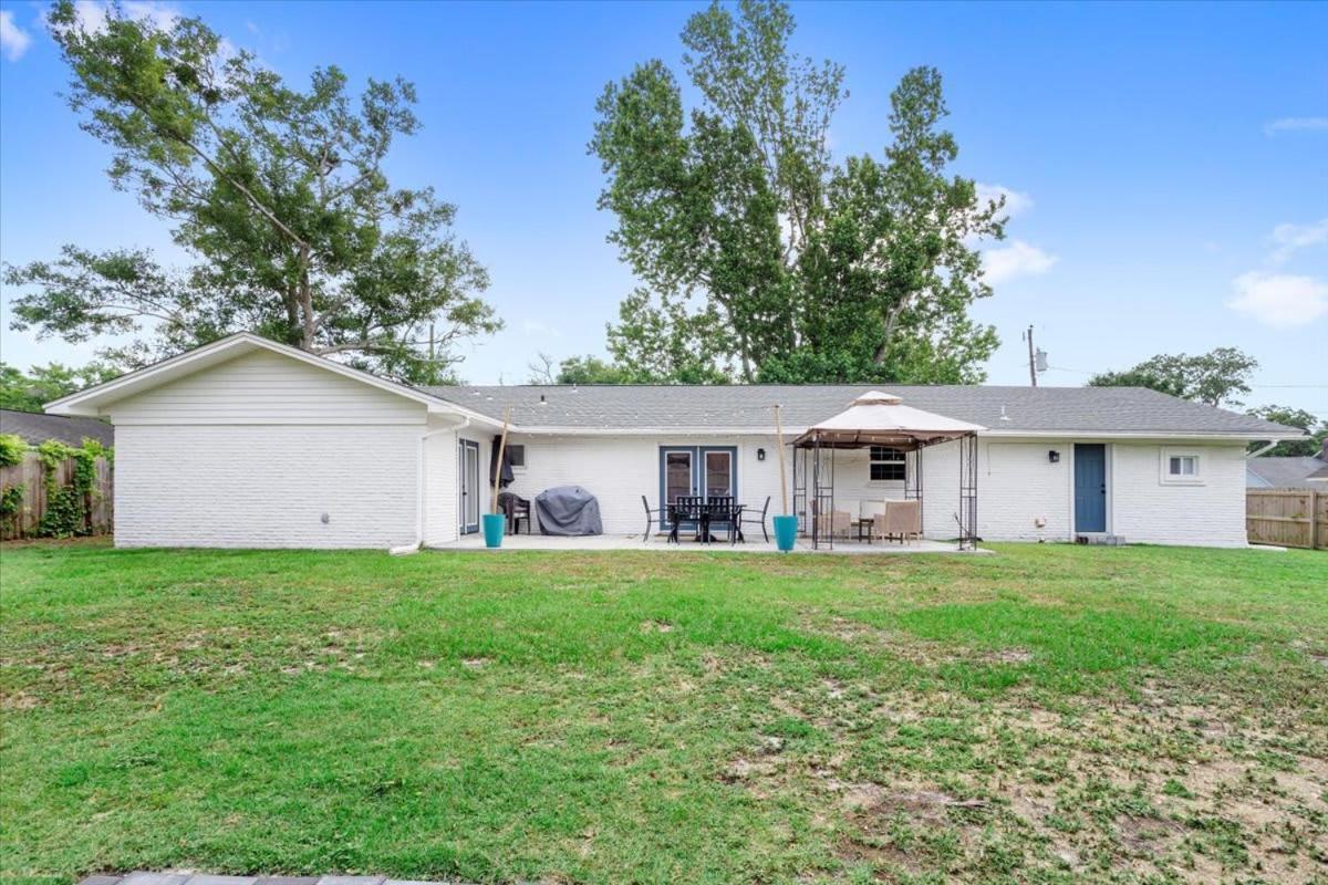 Ranch Home Gem 5Br Home Sleeps 12 With Game Room Гълфпорт Екстериор снимка